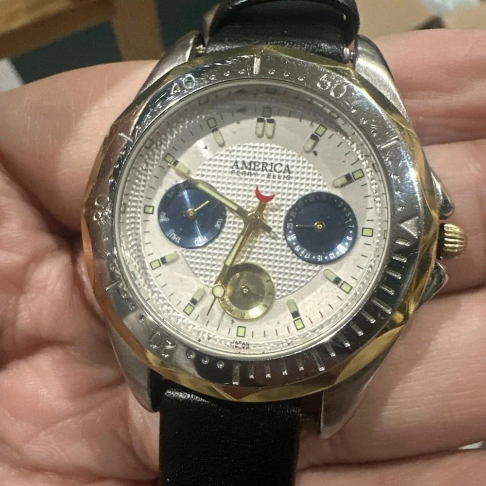 Works America Perry Ellis Gold Tone Mens Chrono Watch New Black Leather 37mm‎ 8